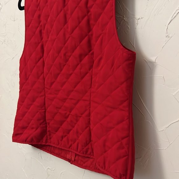 Red Faux Fur Collar Vest by I. N. Studio. REMOVABLE collar—Two Vests in One! - Picture 10 of 16
